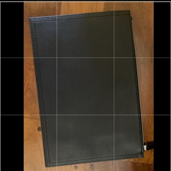 🆕 GIVENCHY
Black Grained Medium Antigona Pouch - Picture 6 of 7